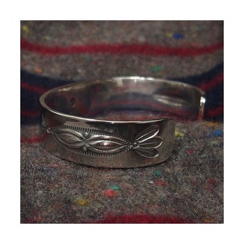 threeeight_ls-18k-point-bangle-br0075_3.jpg